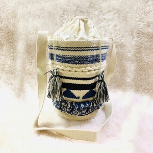 Elegante Bolso Bandolera Dari Jhola de Craftstages International, 22*22*42 CM - Product Image 1