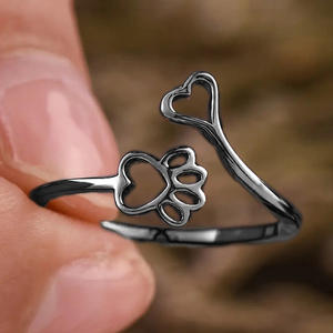 Anello a forma di cuore in acciaio inossidabile, grazioso gioiello unisex alla moda, regalo per lei o per lui. - Product Image 2