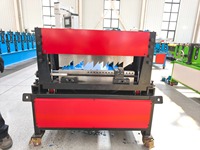 Machine portable de fabrication de tuiles de toiture et de revêtements muraux avec ajustement automatique pour le Canada