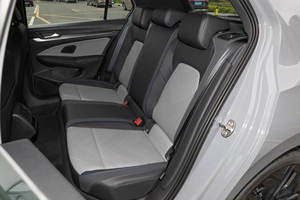 Nouvelle Voiture Berline Golf 8 300TSI <span class=keywords><strong>R</strong></span> <span class=keywords><strong>Line</strong></span> Direction à Gauche R17 Turbo Euro VI 5 Places Essence Intérieur Clair - Product Image 5