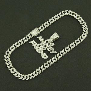 Ciondolo Personalizzato Hip Hop con Scritta 'No Money No Friend', Charm con Catena Cubana Ghiacciata - Product Image 5