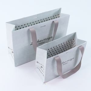 Wholesale Luxury <b>Small</b> <b>Paper</b> <b>Bag</b> with Custom Logo and Ribbon Handle Biodegradable Eco-Friendly Hot Stamping Skin Care Use - Product Image 4