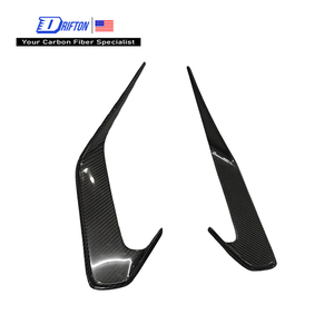คาร์บอนไฟเบอร์กันชนหลังแบบ Canards สำหรับรถยนต์ Lamborghini URUS - Product Image 1