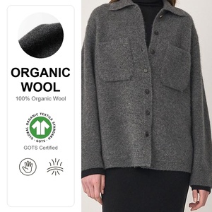 <span class=keywords><strong>Cardigan</strong></span> <span class=keywords><strong>Oversize</strong></span> in Lana 100% Organica per <span class=keywords><strong>Donna</strong></span>, Certificato GOTS, Grigio Mélange con Tasche, Stile Lussuoso e Discreto - Product Image 1