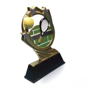 Trophée en résine gravé à la main, durable et personnalisé, pour les récompenses des concours de connaissances des étudiants - Product Image 5