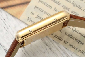 นาฬิกากลไกอัตโนมัติที่ทันสมัยและหรูหรา ตัวเรือนทรงสี่เหลี่ยม สายหนังลายจระเข้สีน้ำตาล กันน้ำ - Product Image 6