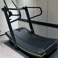 Caminadora Curva Comercial Sin Motor CONRE, Cinta de Correr Ancha, Resistencia Ajustable, Diseño con Amortiguación, Pasamanos de Acero