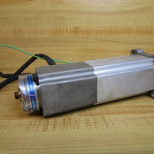 มอเตอร์ 3HAC17342-1/01 รุ่น SGMAS-C2ARA-AB21 พร้อมมอเตอร์ PLC รุ่น TS2620N871E172 - Product Image 3