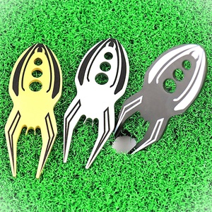 Guantes personalizados plegables de 70 cm con herramienta de regalo para reparar divots de golf, grabador y marcador de pelotas de golf metálico con logotipo personalizado - Product Image 3