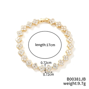 Bracciale all'ingrosso con quadrifoglio e zirconi, gioielli a catena con fiori multicolori placcati oro in rame per donna - Product Image 4