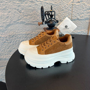Nuove <span class=keywords><strong>scarpe</strong></span> da ginnastica tedesche <span class=keywords><strong>in</strong></span> <span class=keywords><strong>pelle</strong></span> retrò <span class=keywords><strong>sportive</strong></span> con suola piatta da <span class=keywords><strong>donna</strong></span> di alta qualità - Product Image 5