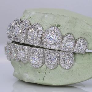 Op maat gemaakte S925 zilveren 10K 14K 18K massief gouden 5mm center moissanite diamant grillz jumbo perm cut tanden grillz voor mannen en vrouwen - Product Image 2