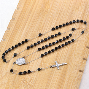 Collar de Rosario con Cuentas Negras y Colgante de Cruz de Acero Inoxidable Personalizado de Fábrica, Joyería Religiosa Impermeable para Creyentes Católicos - Product Image 3