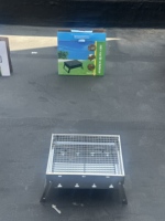 Barbecue portable pliable au charbon de bois avec dispositif de sécurité anti-flamme, construction métallique durable pour le camping en plein air, les pique-niques et l'utilisation en arrière-cour