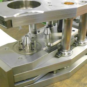 แม่พิมพ์คอมพิวเตอร์ปั๊มโลหะชิ้นส่วนรถยนต์ - Product Image 2