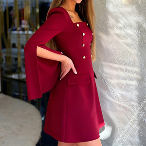 שמלת מקסי עם צווארון סירה בצבע בורדו לנשים, שרוולים ארוכים, עם כפתורים מעל סִגְנוֹן ותפרים, בצבע אחיד, ללבוש יומיומי בסתיו - Product Image 4