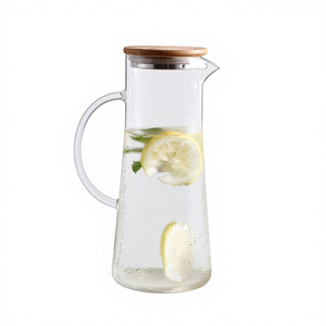 เหยือกน้ำแก้วโบโรซิลิเกตคุณภาพสูงทันสมัยพร้อมฝาปิด ความจุขนาดใหญ่ โปร่งใส สำหรับใช้ในครัวเรือน หุ้มด้วยไม้ไผ่ สำหรับใส่ชาและผลไม้ - Product Image 4