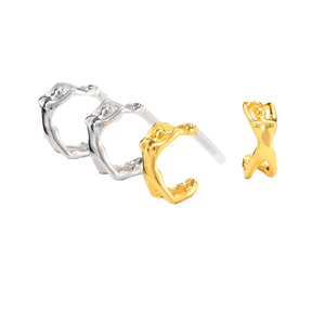 Boucles d'oreilles clous design humanoïde 3D en alliage de zinc or et argent, bijoux de mode unisexe - Product Image 5