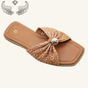 High-quality Fashionable Slip-on Casual Durable Wholesale Breathable Lightweight Women's slippers and Sandals - Product Image 3