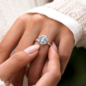 Anillo de Compromiso Dylam de Alta Joyería, Chapado en Rodio, con Piedra de Moissanita de 11 mm y 5 ct, D VVS1, para Mujer - Product Image 3