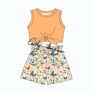 Ensemble 2 pièces d'été personnalisable pour enfants : haut court à nouer en tissu tricoté respirant style vintage et short - Product Image 5