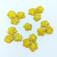 Craquelins de riz frit au goût d'herbes fraîches et rafraîchissantes, en forme de fleur de cerisier, pour les distributeurs de snacks en gros