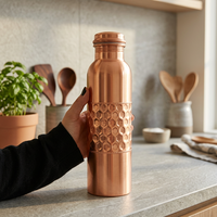 Bouteille d'eau en cuivre avec motif hexagonal, design traditionnel, vaisselle de voyage portable