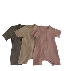 Traje de Baño Enterizo para Bebé Peekaboo Korea Mono, Conjunto de Protección Solar para Bebés y Niños Pequeños, Cómodo, de Secado Rápido, 90% Poliéster, 10% Elastano - Product Image 1