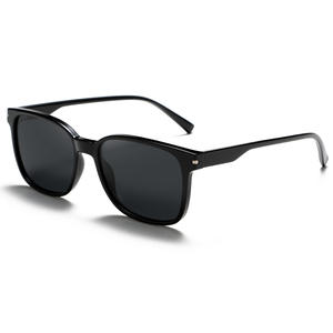 Gafas de Sol Polarizadas con Marco Cuadrado para Hombre Greyjack, TR90 UV400, Lentes Negras TAC Tipo 3 - Product Image 5