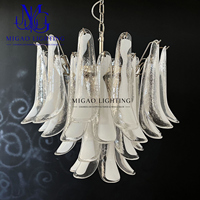 Lustre de luxe en verre de Murano de style médiéval français, pendentif en fer à cheval blanc dégradé superposé, pour villa à plafond haut, hôtel boutique