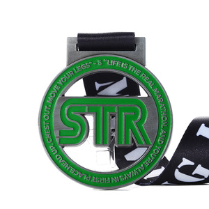 Medallas Deportivas Personalizadas de Aleación de Zinc, Medallas de Maratón de Plata Antigua con Esmalte y Diseño de Corte Hueco - Product Image 2