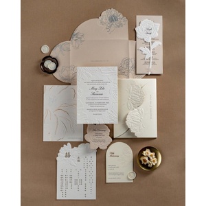 Inviti di Nozze Estetici di Lusso a Forma di Fiore, Biglietti Personalizzati con Nomi degli Invitati, Stampa Digitale e Goffratura Artistica - Product Image 1