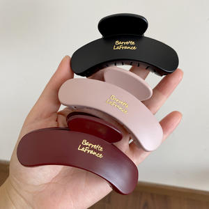 Pince à cheveux en acétate minimaliste verte unie pour femme, personnalisable avec logo, grande pince personnalisée de haute qualité - Product Image 1