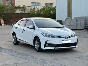 La voiture d'occasion la plus vendue en Chine en 2018 : Toyota <span class=keywords><strong>Corolla</strong></span> 5 places 1.2T, essence, voitures d'occasion pas chères à <span class=keywords><strong>vendre</strong></span> - Product Image 3