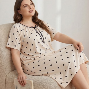 Camisón <span class=keywords><strong>de</strong></span> verano para mujer al por mayor, con estampado <span class=keywords><strong>de</strong></span> lunares, <span class=keywords><strong>de</strong></span> longitud media, <span class=keywords><strong>de</strong></span> seda <span class=keywords><strong>de</strong></span> leche, bata holgada, pijama <span class=keywords><strong>de</strong></span> talla grande para mujer. - Product Image 2