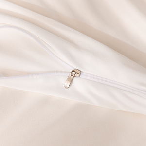 Groothandel Quilt Zijde 100% Moerbei Zijde Deken Melk Zijde Deken - Product Image 1