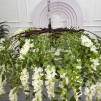 Fleurs artificielles en soie blanche DKB Wisteria suspendues pour plafond, design rond, 140 cm de diamètre, fleurs blanches et vertes, décoration de plafond