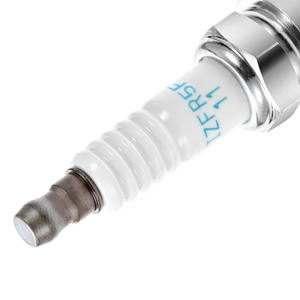 Bujías NGK Directas de Fábrica Compatibles con Motores LPG, Componentes de Encendido Automático, Adaptabilidad Versátil al Combustible - Product Image 4