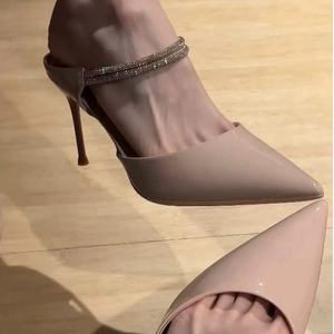 Sandales hautes confortables et durables pour femmes, élégantes et tendance, adaptées à un usage quotidien, chaussures de qualité pour femmes, disponibles à l'achat en ligne. - Product Image 6