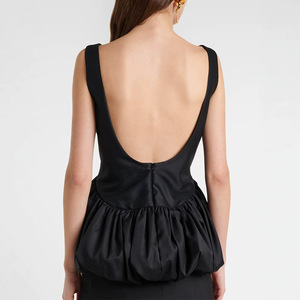 Top sin espalda con dobladillo de burbujas para mujer, blusa informal única con cuello cuadrado, sin mangas, entallada y que realza la cintura - Product Image 6