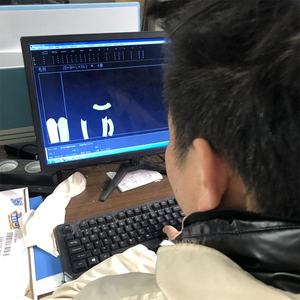 I colori personalizzati di alta qualità imitano il Maxi <span class=keywords><strong>cappotto</strong></span> in pelliccia sintetica morbida e calda con stampa zebra di coniglio di alta qualità - Product Image 5