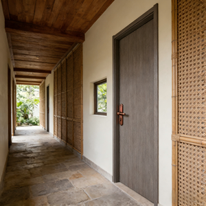 ประตูไม้บุฟอยล์ PVC กันเสียงสูง 55dB แบบ T สำหรับโรงแรม บูติก อินน์ กันน้ำ ขนาดสั่งทำได้ รับประกัน 2 ปี - Product Image 4