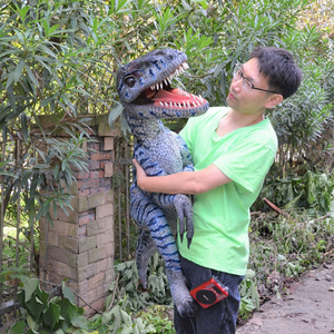 Dinosaurio Eléctrico de <span class=keywords><strong>Jurassic</strong></span> <span class=keywords><strong>World</strong></span>, Admite Personalización, Disfraz de Dinosaurio Realista, Marioneta de Dinosaurio Pequeño para Parque de Atracciones - Product Image 6