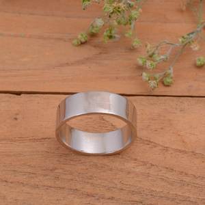 Anillo Minimalista de Plata con Engaste de Bisel |   Joyería Artesanal Unisex para Bodas y Fiestas de 5 mm de Ancho |   Venta al por Mayor - Product Image 5