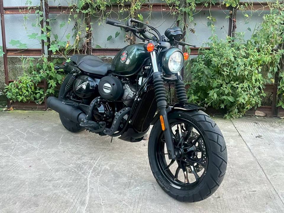 Second-hand Korean GV300cc Retro Motorcycle 300cc Twin-cylinder Water ...