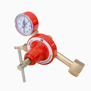 Dispositif de remplissage de gaz de style russe avec manomètres pour l'oxygène, le propane, l'acétylène, l'argon, l'hydrogène, l'hélium et le dioxyde de carbone. - Product Image 3