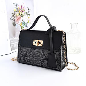 Nouveaux sacs <span class=keywords><strong>à</strong></span> bandoulière en cuir PU pour femmes, Mini sacs <span class=keywords><strong>à</strong></span> <span class=keywords><strong>main</strong></span> avec serrure, vente en gros - Product Image 3