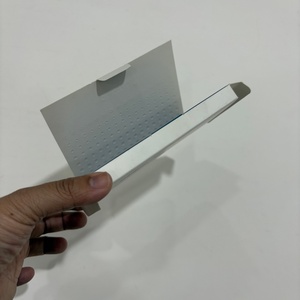 Caja de Papel de Lujo con Tapa Abatible y Patrón de Puntos en Relieve, Empaque Personalizable para Bolígrafos y Pequeños Accesorios Electrónicos - Product Image 2