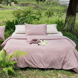 Housse de couette d'hôtel de luxe sur mesure en gros, 100% coton prélavé, couleur prune mat, aspect lin d'hôtel - Product Image 1