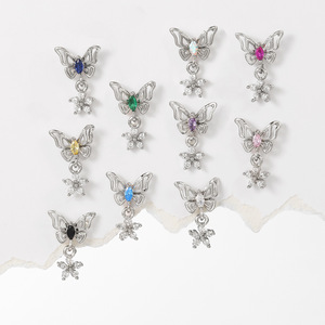 ZUOLA Gioielli per <span class=keywords><strong>Piercing</strong></span> di Alta Qualità, Orecchino a Farfalla Personalizzato con Zirconi, <span class=keywords><strong>Piercing</strong></span> Labret per Labbra, <span class=keywords><strong>Piercing</strong></span> <span class=keywords><strong>Trago</strong></span> in Titanio Placcato <span class=keywords><strong>Argento</strong></span> - Product Image 4